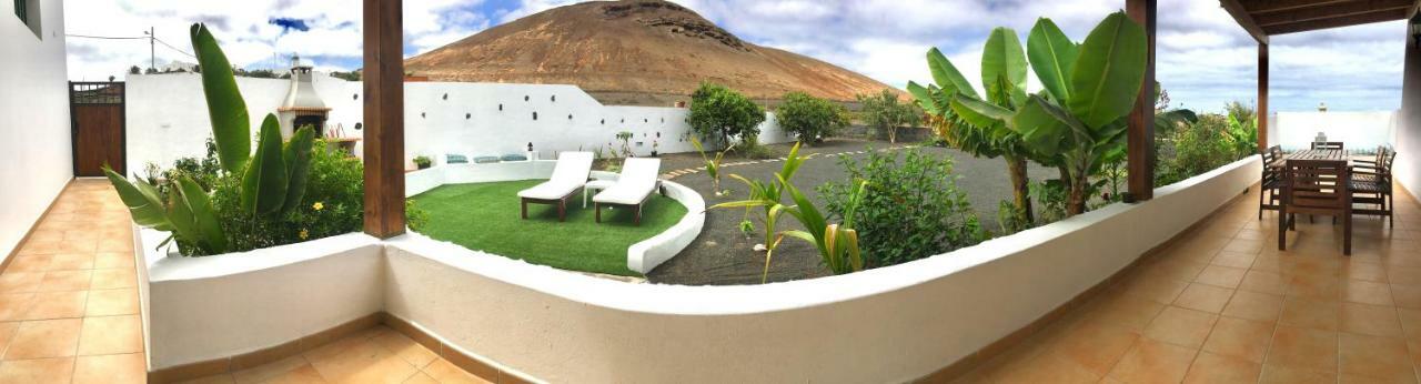 Finca La Costa Tinajo Eksteriør billede
